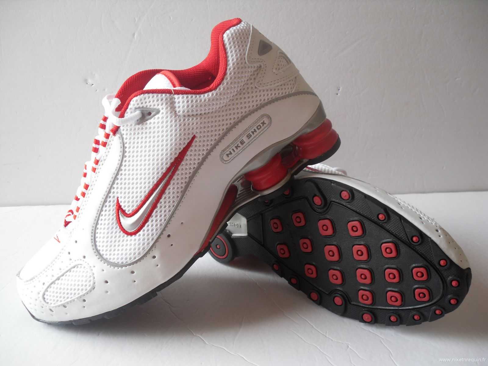 blanc et rouge chaussures shox R4 Demon (1).JPG